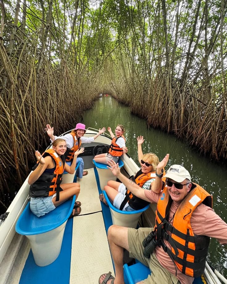 Madu River Mangrove Tunnel Boat Safari with Tourists